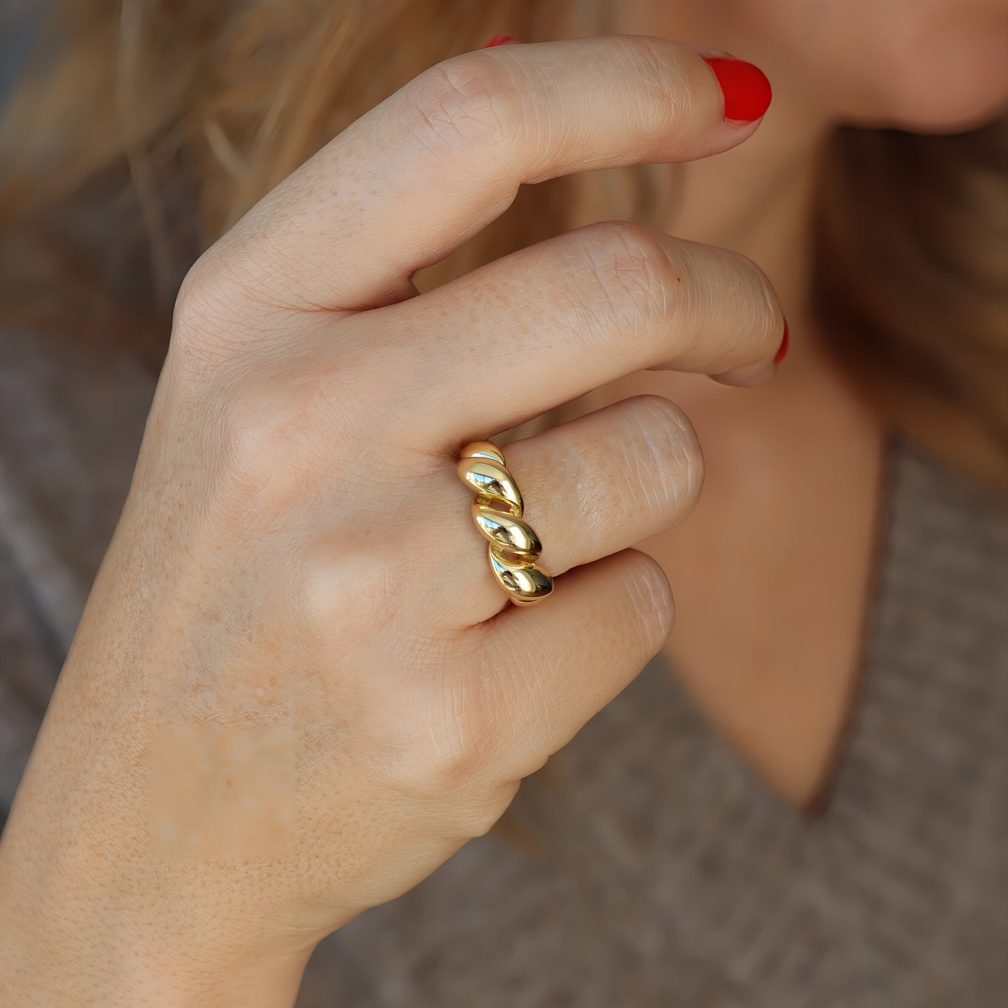 ANILLO NOVA. Anillo ajustable en Plata de Ley 925 bañado en oro de 18 K