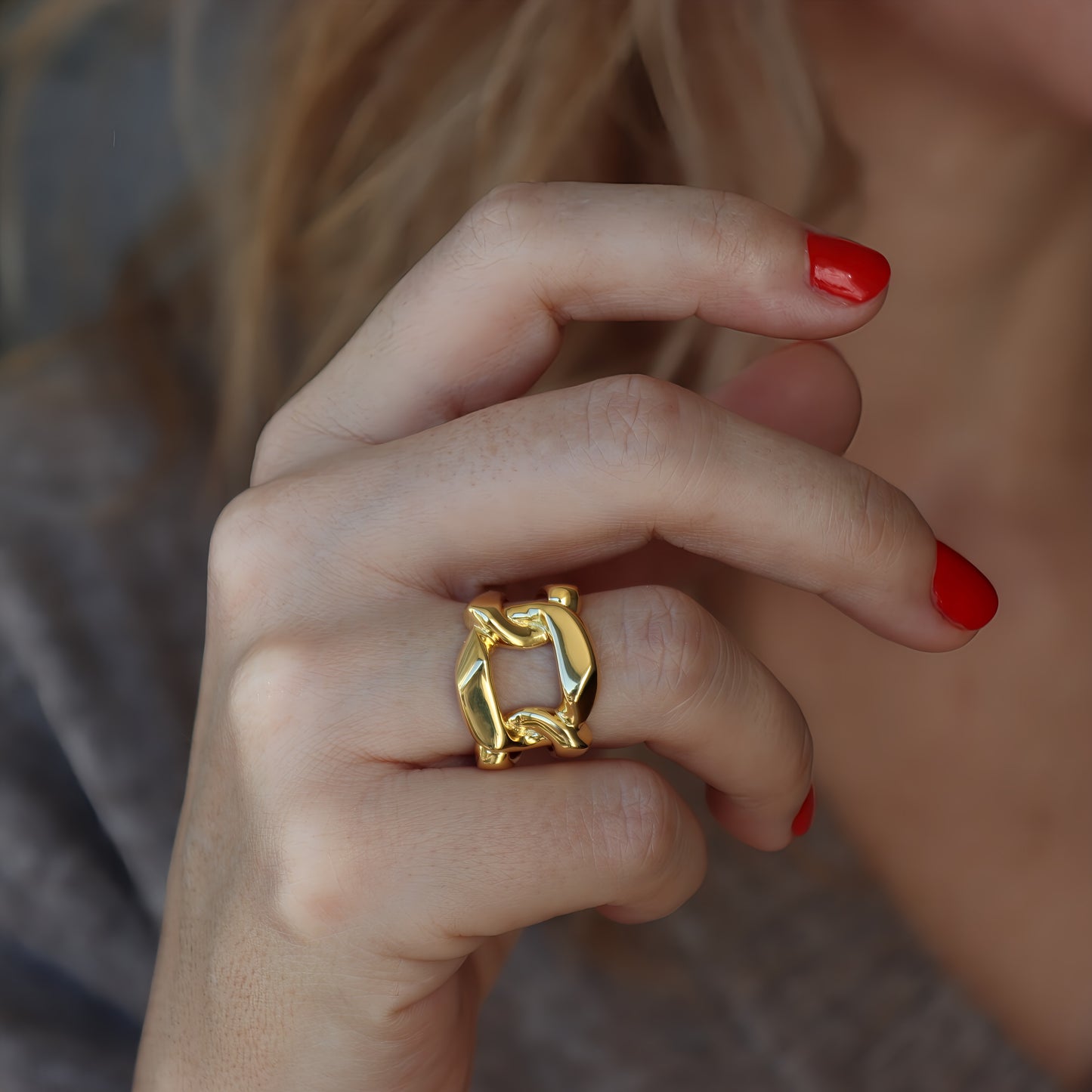 ANILLO VERA. Anillo ajustable en Plata de Ley 925 bañado en oro de 18 K