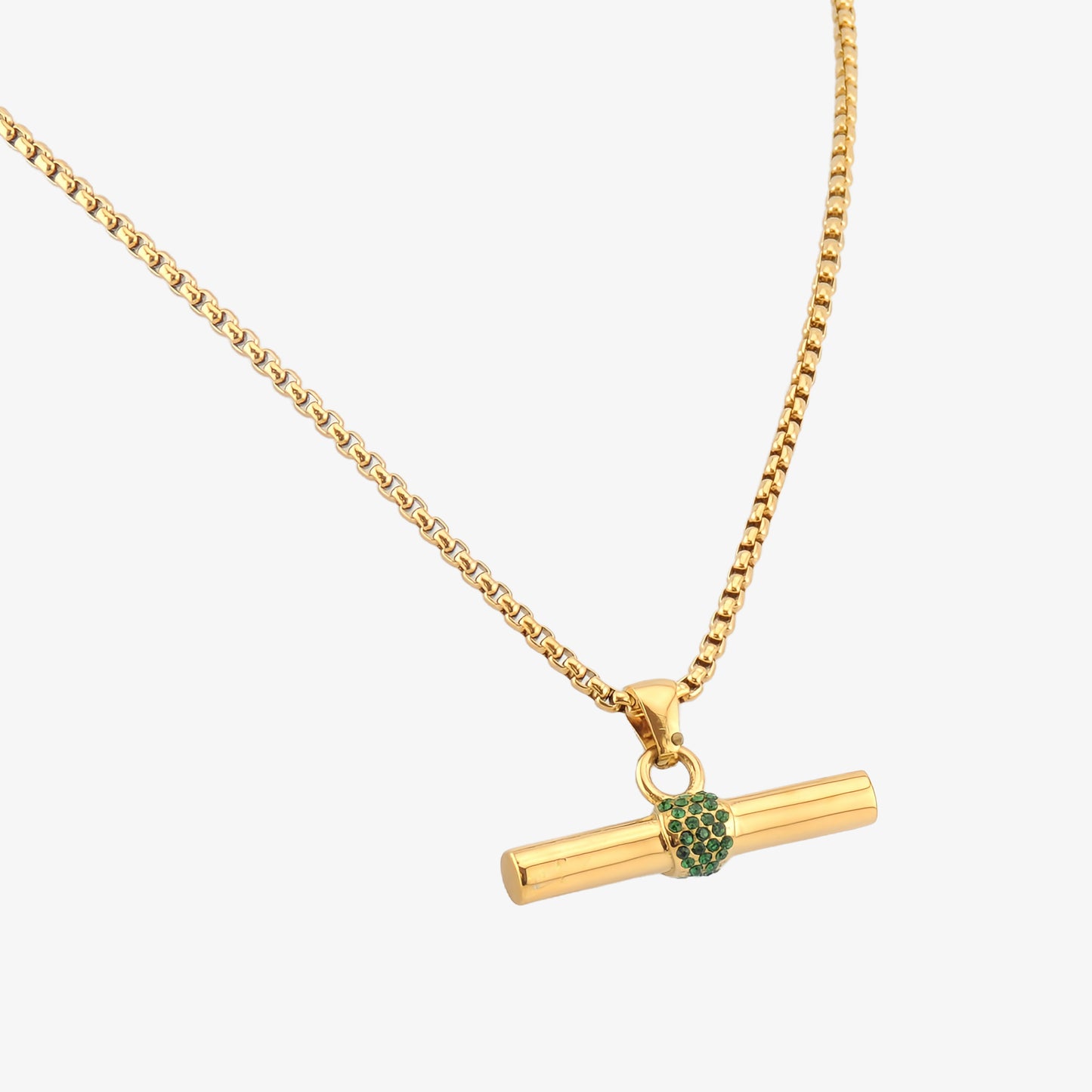 COLLAR BEATRIZ. Collar de acero inoxidable bañado en oro de 18k con colgante de cristal verde