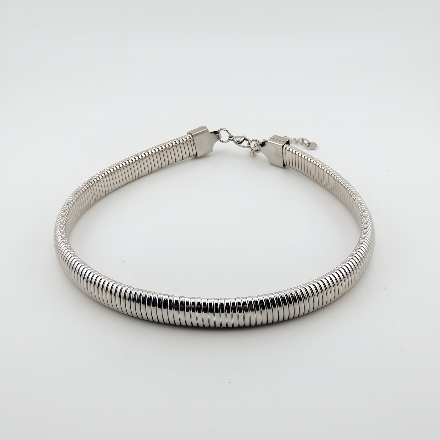 COLLAR MARTINA. Gargantilla elástica y ajustable de acero inoxidable