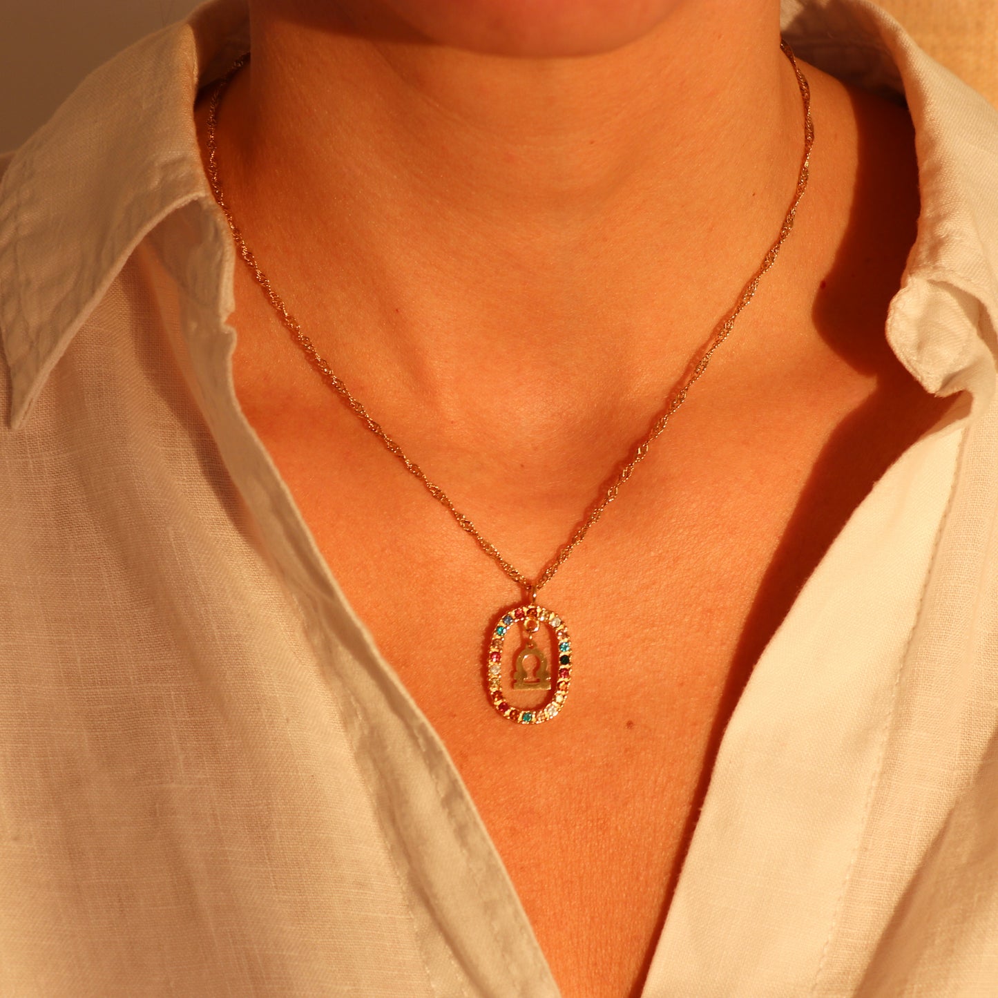 COLLAR ROMA. Collar con signo del zodiaco en Plata de Ley 925 bañada en oro de 18K