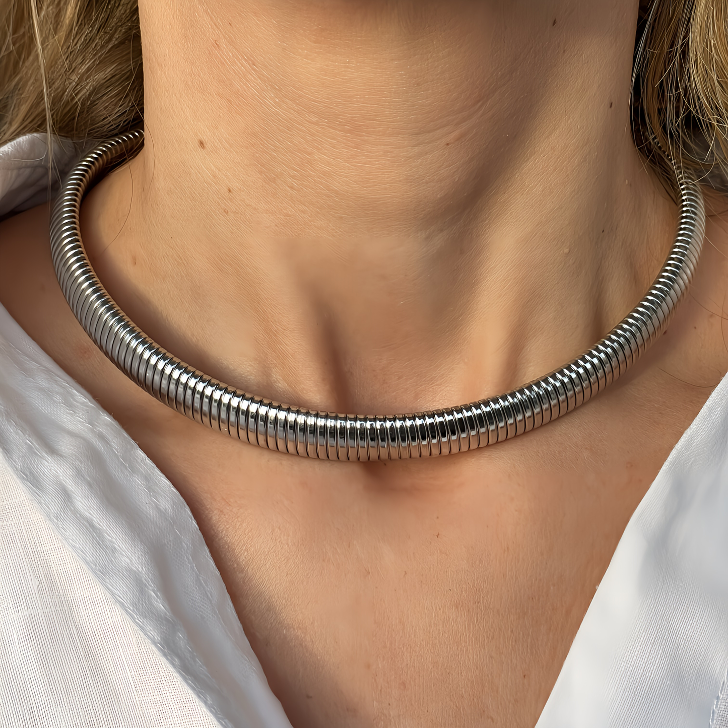 COLLAR MARTINA. Gargantilla elástica y ajustable de acero inoxidable
