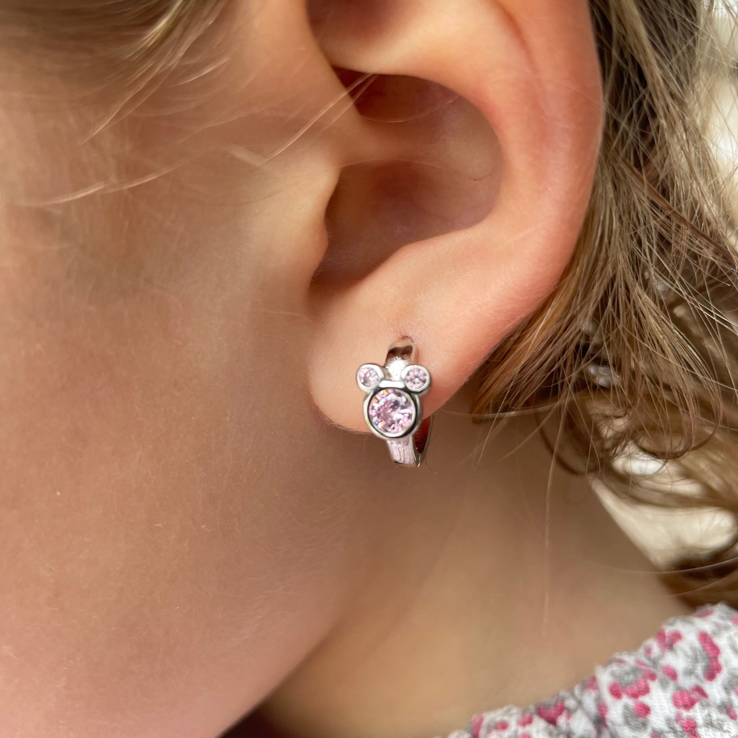 PENDIENTES BERTA. Pendientes Mickey Mouse en plata de ley 925 con circonita en color rosa