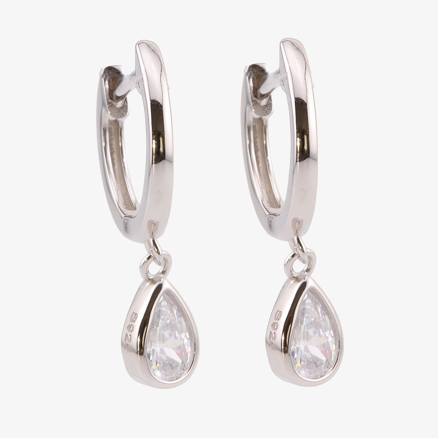 PENDIENTES CELESTE. Pendientes de Plata de Ley 925 con colgante en forma de gota y circonitas blancas
