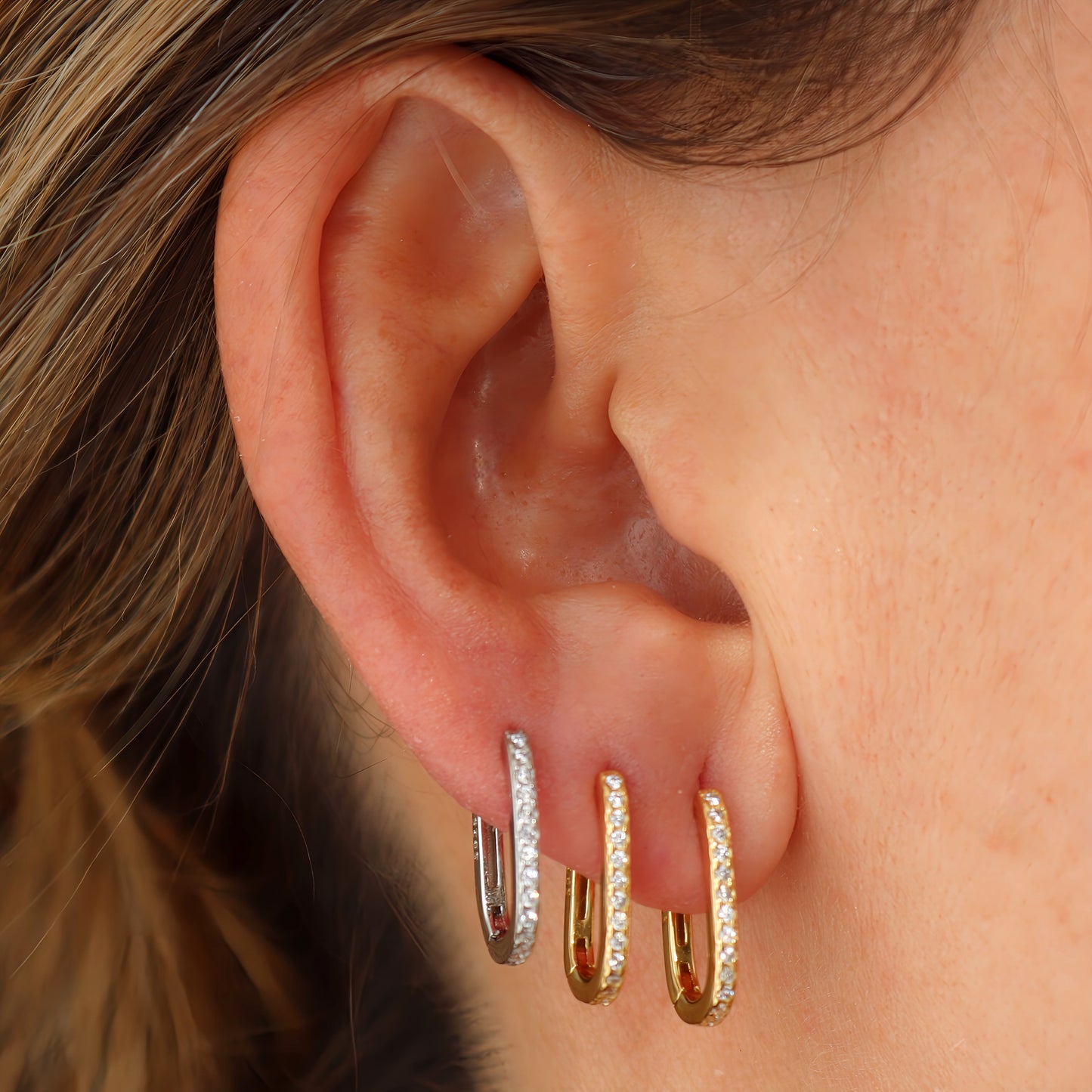 PENDIENTES GUADALUPE. Aros en Plata de Ley 925 con circonitas blancas