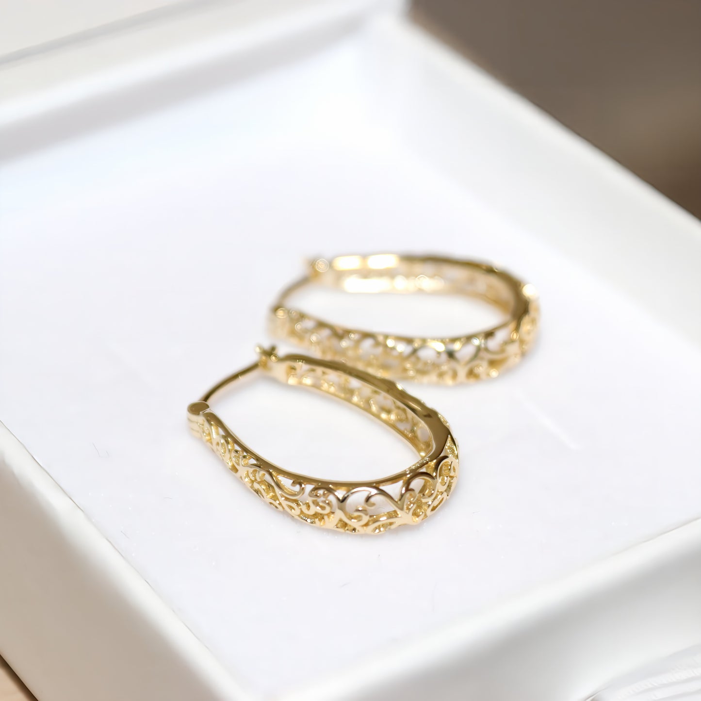 PENDIENTES INDIRA. Pendientes de aro de Plata de Ley 925 bañados en oro de 18K con estilo vintage.