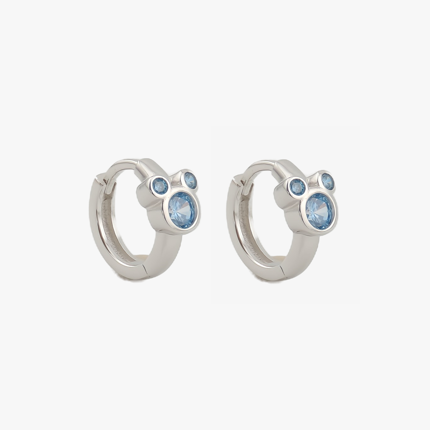 PENDIENTES JULIETA. Pendientes Mickey Mouse en plata de ley 925 con circonita en color azul
