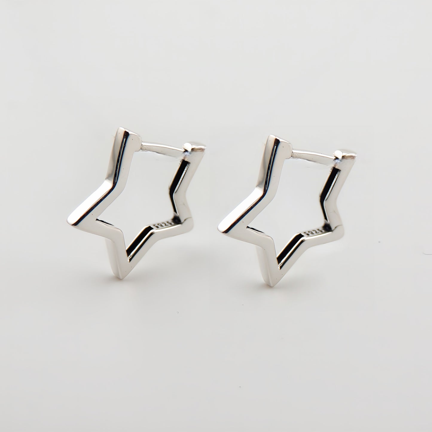 PENDIENTES LARA. Pendientes de plata de ley 925 con forma de estrella