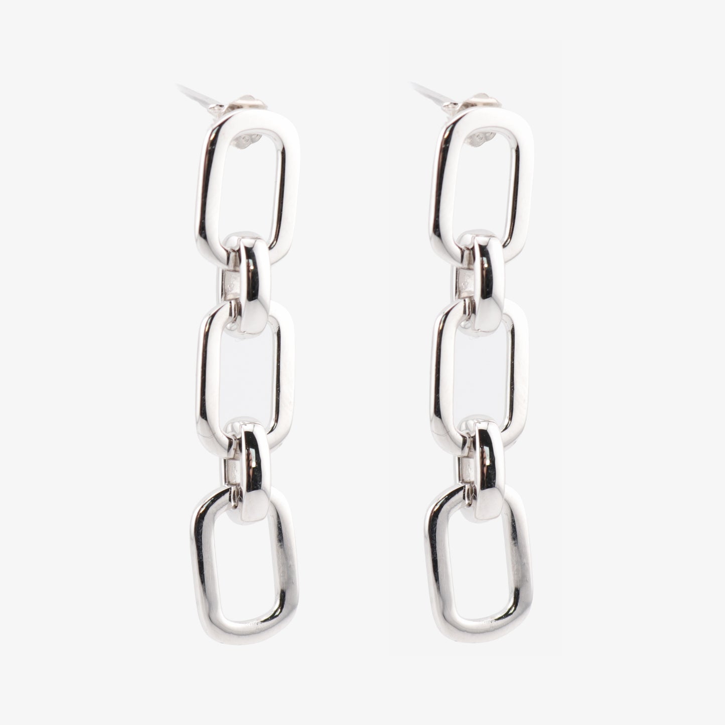 PENDIENTES MARA. Pendientes largos con diseño de eslabones encadenados en Plata de Ley 925