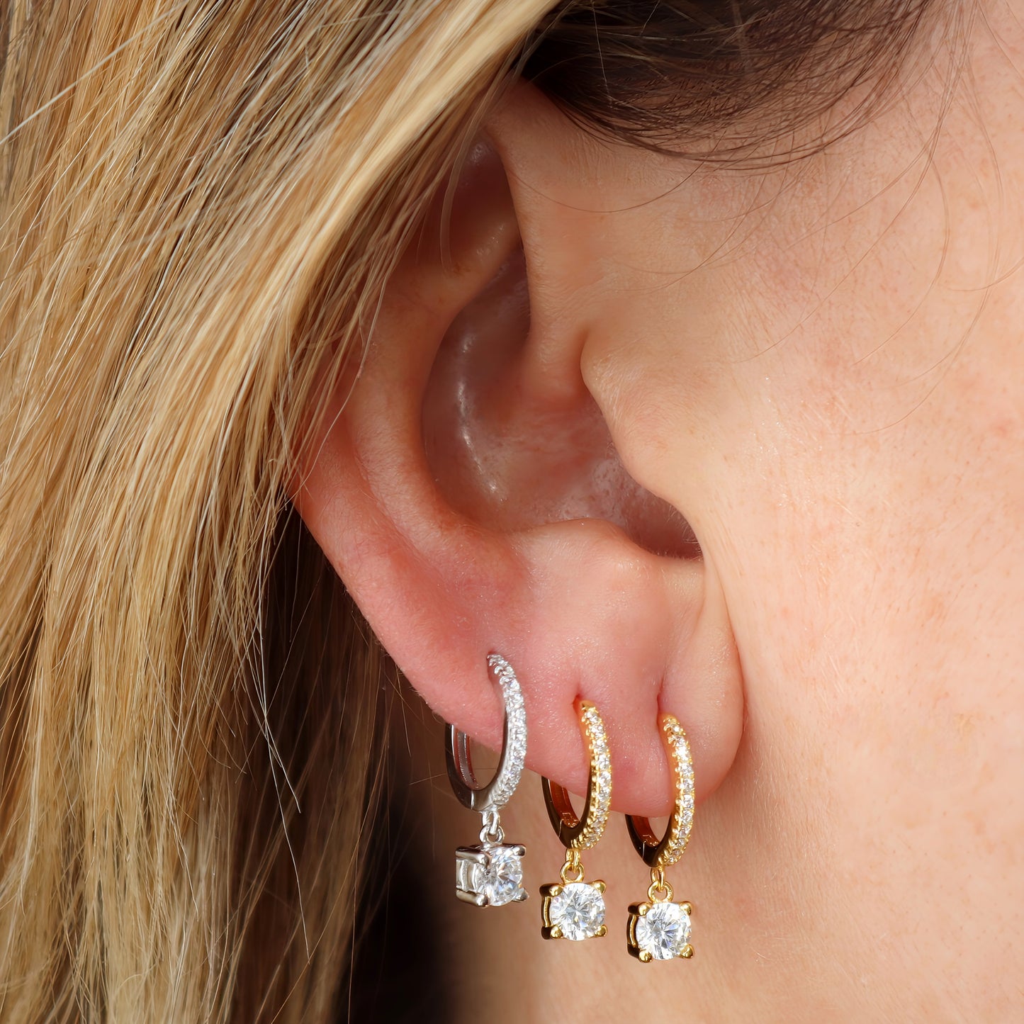 PENDIENTES MONICA. Pendientes de Plata de Ley 925 con circonitas y colgante de circonita blanca