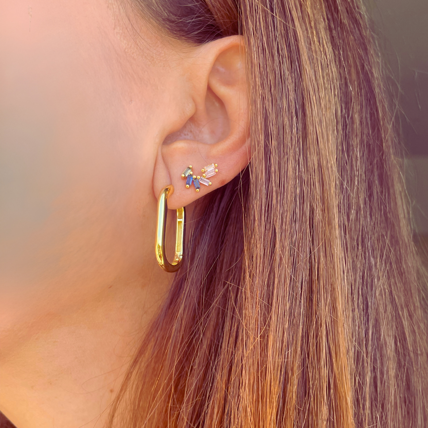 PENDIENTES FABIA. Aros medianos en Plata de Ley 925 bañada en oro de 18k