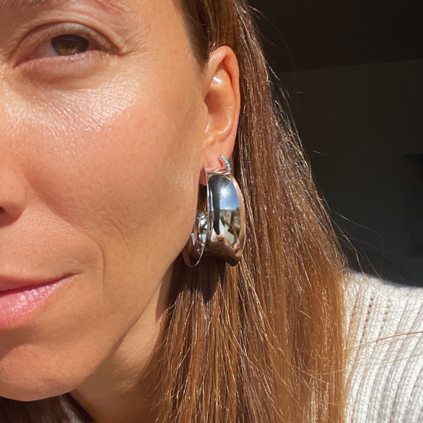 PENDIENTES GINEBRA. Aros en forma de espiral con cierre de tuerca en color plateado