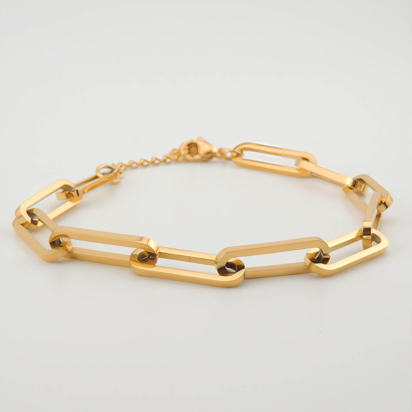 PULSERA EDEN. Pulsera ajustable de eslabones de acero inoxidable bañado en oro de 18k