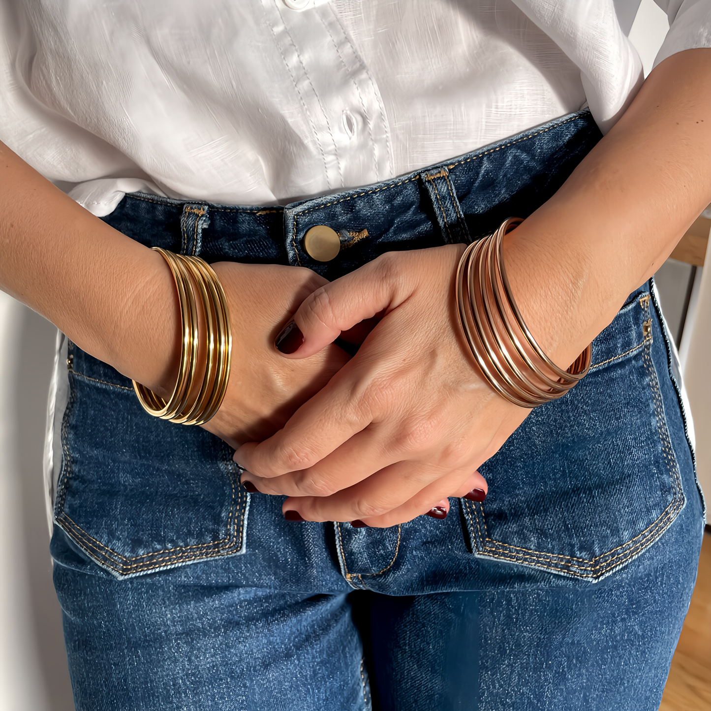 Pulsera Teresa. Pulsera rígida de acero inoxidable bañada en oro rosa