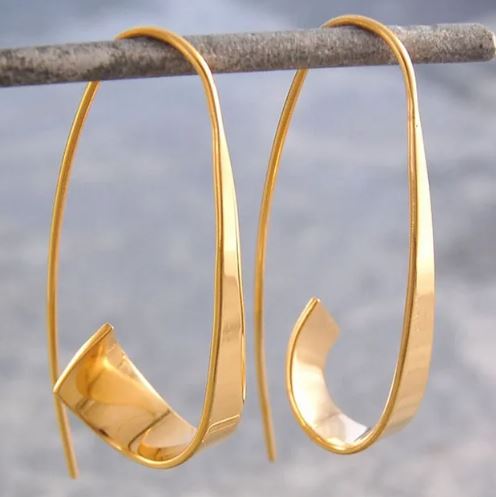 PENDIENTES EUGENIA. Aros en forma de espiral en color dorado