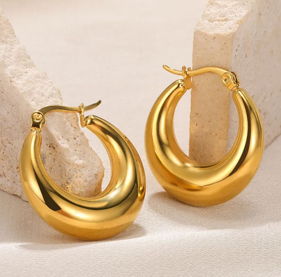 PENDIENTES PILAR. Aros en acero inoxidable bañado en Oro de 18k