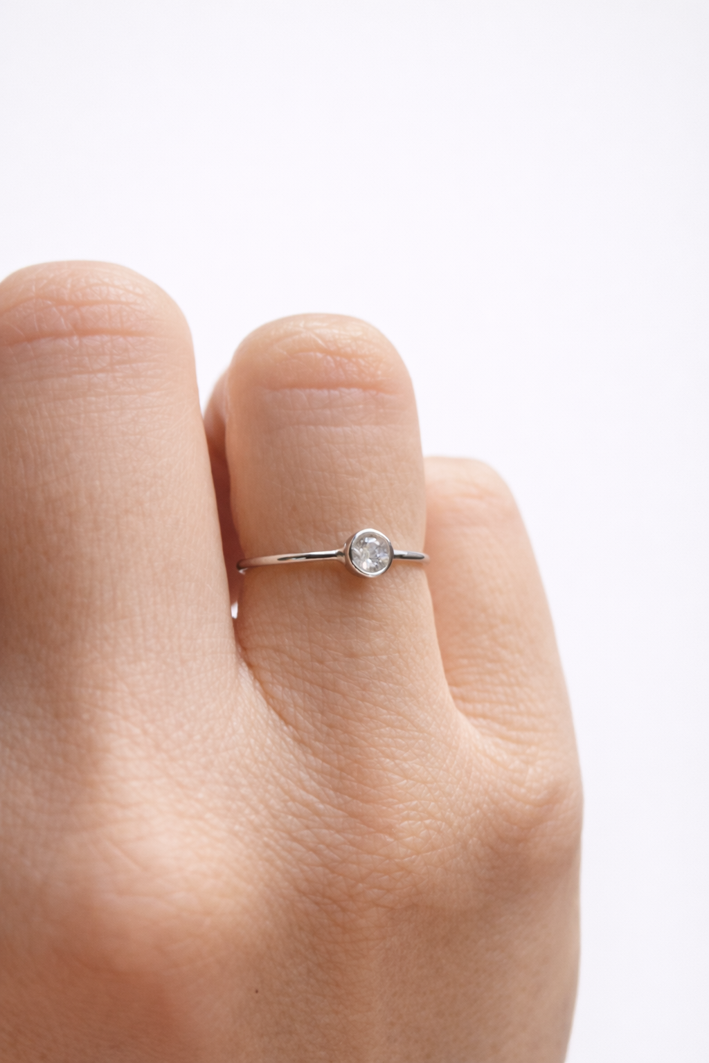 ANILLO ZENDA. Anillo en Plata de Ley 925 con circonita blanca