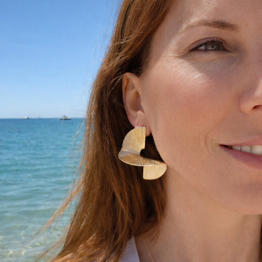 PENDIENTES TOMASA. Pendientes en forma de reloj de arena en color dorado