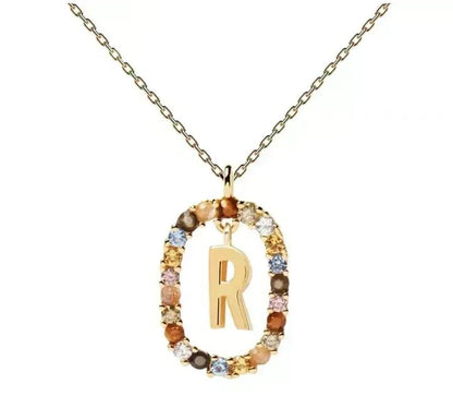 COLLAR IRIS LETRA PERSONALIZADA. Collar de plata de ley 925 bañado en oro de 18k con circonitas multicolor