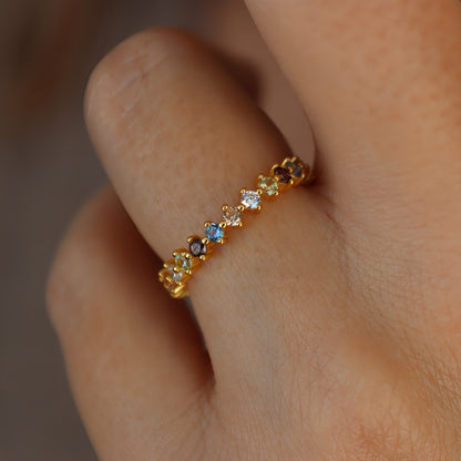 ANILLO ALEGRIA. Anillo en Plata de Ley 925 bañada en oro de 18K con circonitas de colores