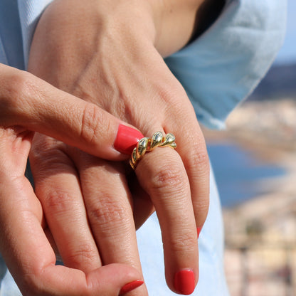 ANILLO NOVA. Anillo ajustable en Plata de Ley 925 bañado en oro de 18 K