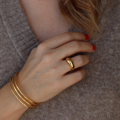 ANILLO OFELIA. Anillo ajustable en Plata de Ley 925 bañado en oro de 18 K