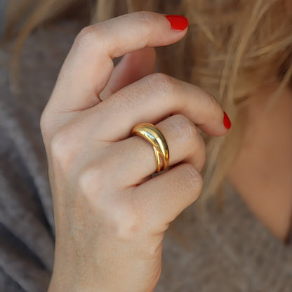 ANILLO OFELIA. Anillo ajustable en Plata de Ley 925 bañado en oro de 18 K