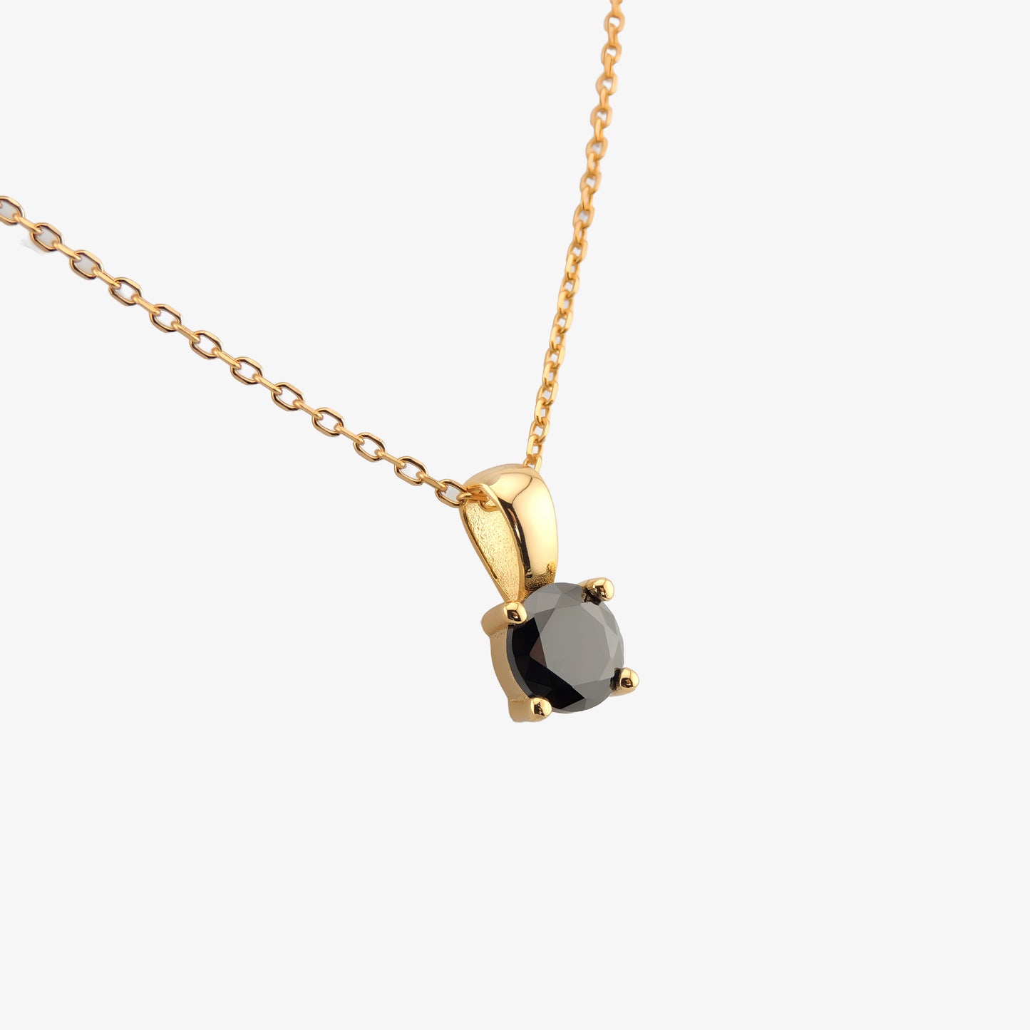 COLLAR JANA. Collar de plata de ley 925 bañado en oro de 18k y colgante con circonita negra