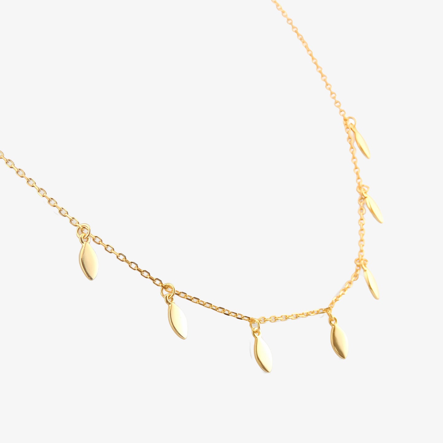 COLLAR LUJAN. Collar de plata de ley 925 bañado en oro de 18k con colgantes en forma de lágrimas