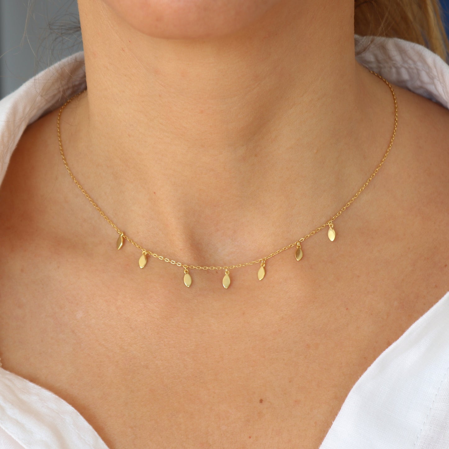 COLLAR LUJAN. Collar de plata de ley 925 bañado en oro de 18k con colgantes en forma de lágrimas