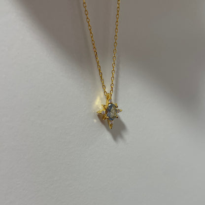 COLLAR FEDRA. Collar de plata de ley 925 bañado en oro de 18K