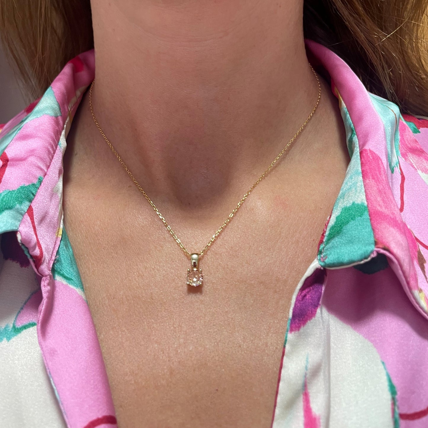 COLLAR FIONA. Collar de plata de ley 925 bañado en oro de 18K y colgante con circonita rosa