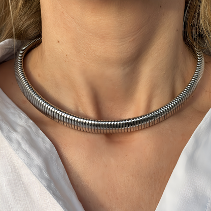 COLLAR MARTINA. Gargantilla elástica y ajustable de acero inoxidable