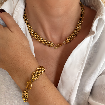 PULSERA NEUS. Pulsera ajustable de acero inoxidable recubierto de titanio