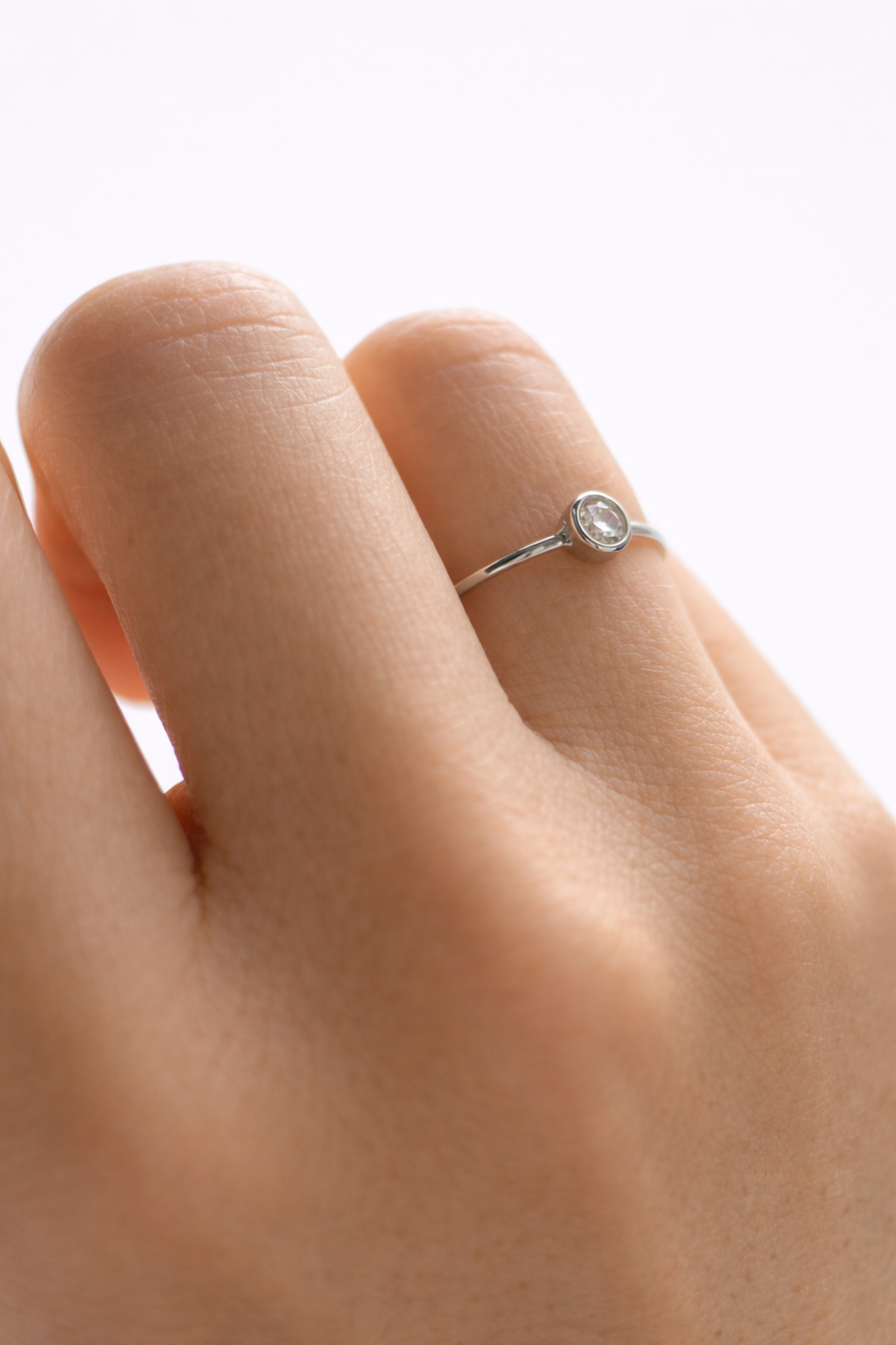 ANILLO ZENDA. Anillo en Plata de Ley 925 con circonita blanca