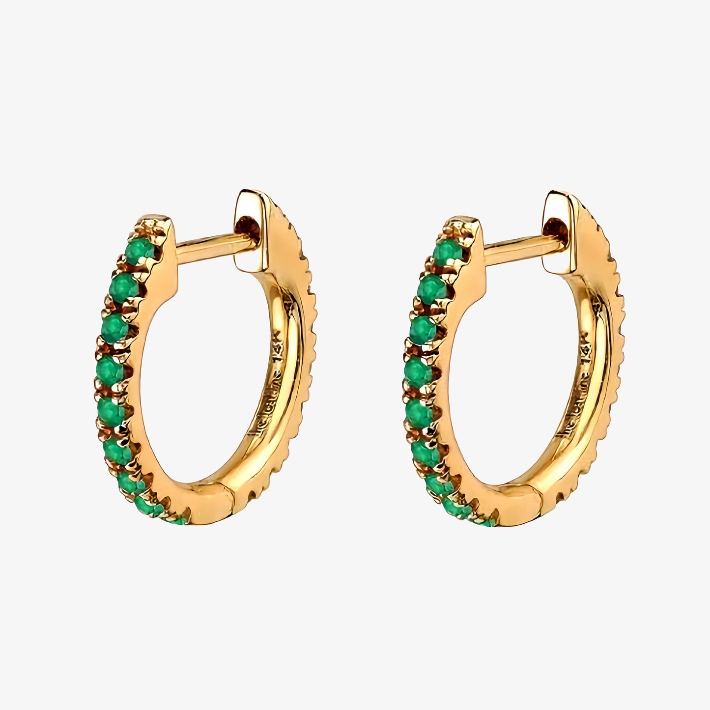 PENDIENTES AFRICA. Aros en Plata de Ley 925 bañada en Oro de 18k con circonitas talladas en color verde esmeralda