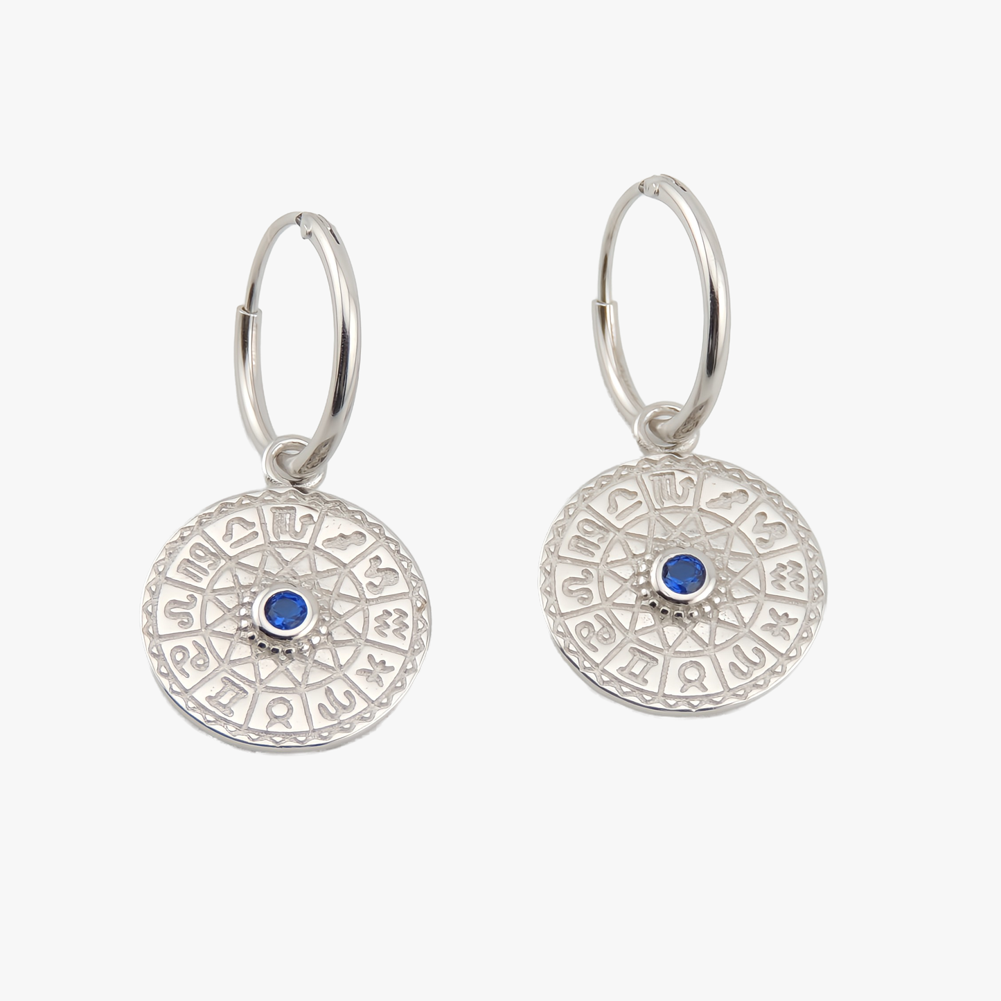 PENDIENTES CATALINA. Aros en Plata de Ley 925 con medalla