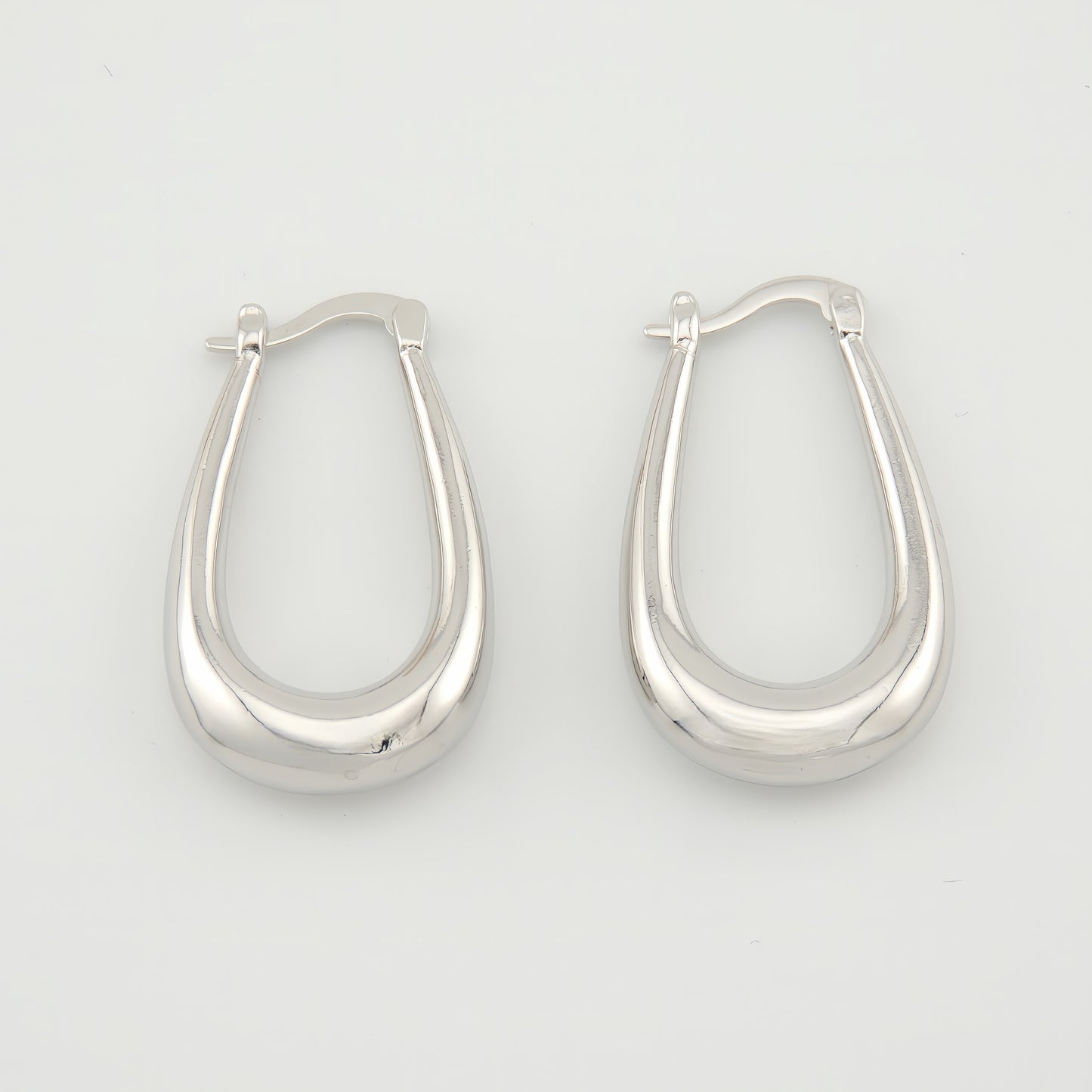 PENDIENTES IRENE. Aros mediano de Plata de Ley 925