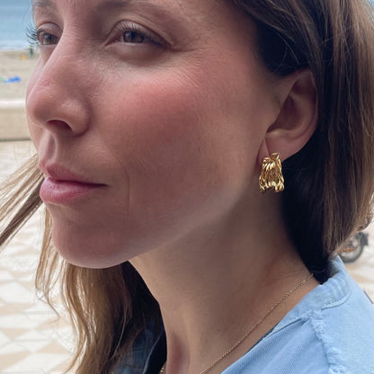 PENDIENTES  MARTA. Aros de alambre en plata de ley 925 bañada en oro.
