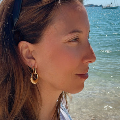 PENDIENTES MIREIA. Pendientes con doble aro de acero inoxidable bañado en oro