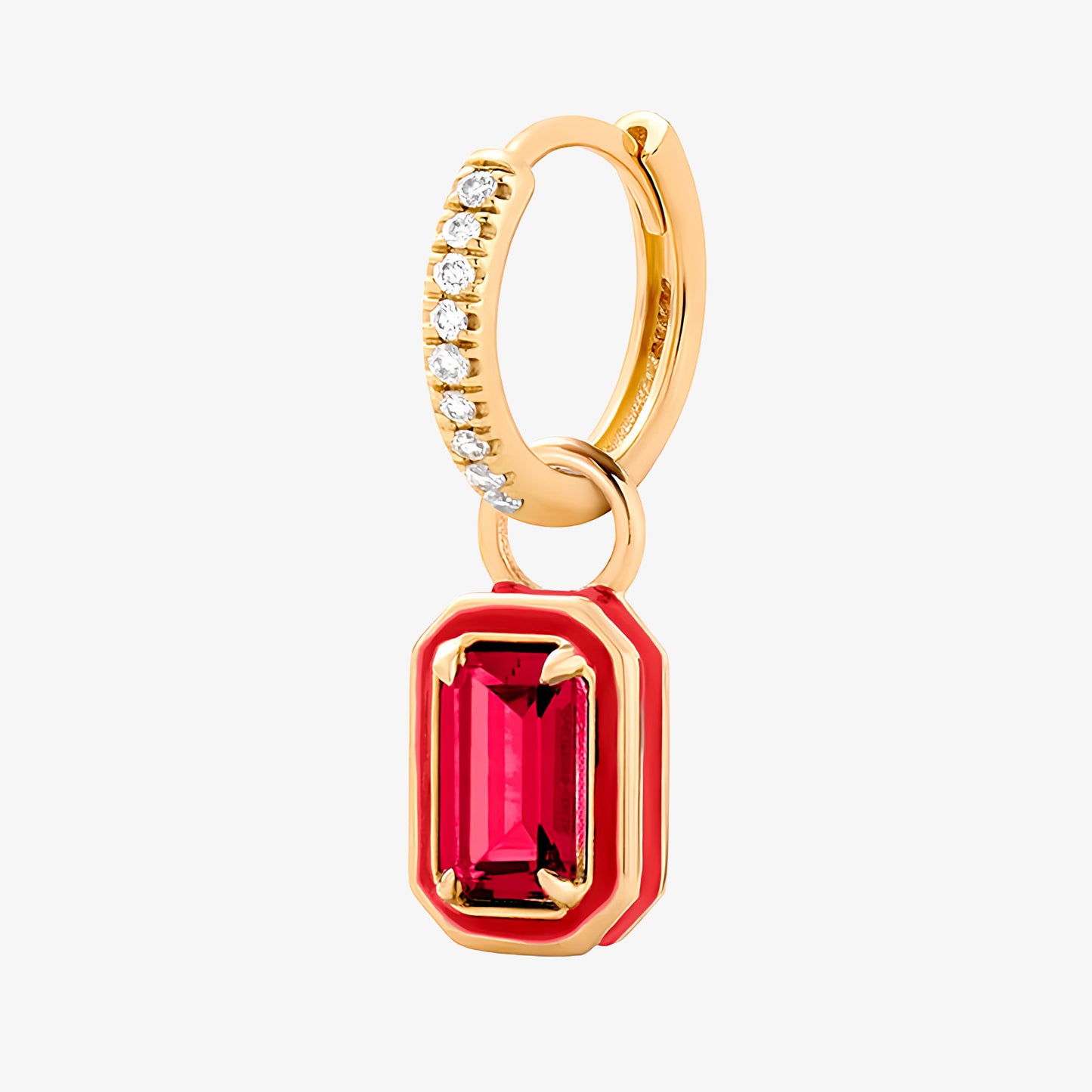 PENDIENTES NORA. Aros en plata de ley 925 bañada en oro y circonitas blancas con piedra en color rojo