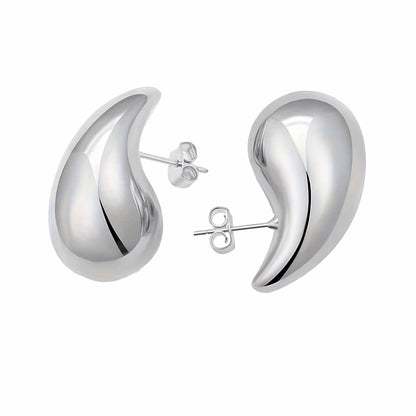 PENDIENTES PAULINA. Pendientes en forma de gota en color plata