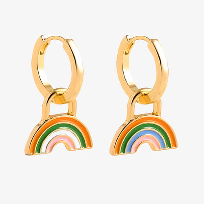 PENDIENTES PAZ. Aros de cobre bañado en oro de 18k con colgante de arcoíris ideales para niñas