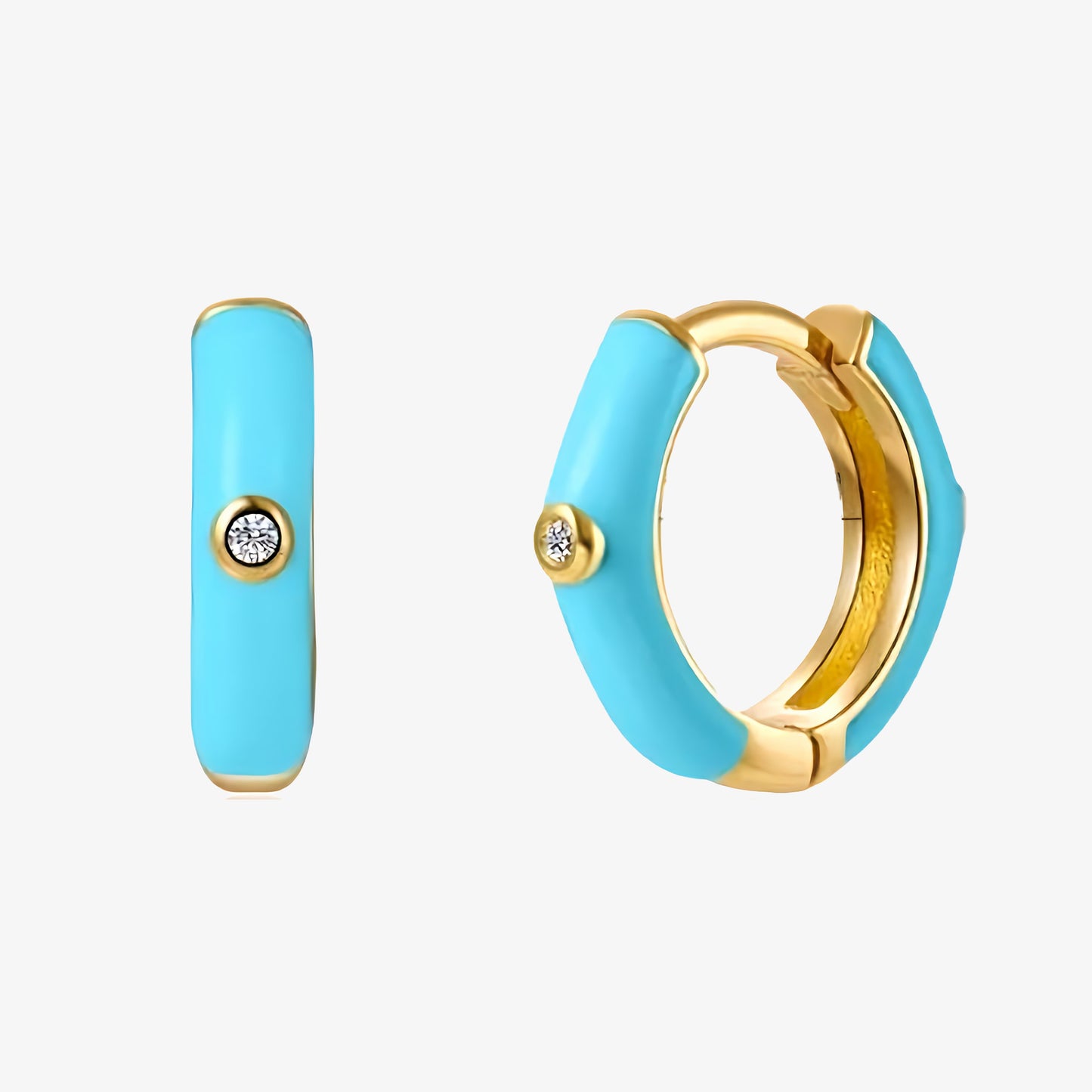 PENDIENTES SILVIA. Aros pequeños en Plata de Ley 925 bañados en oro con esmalte de zircón azul