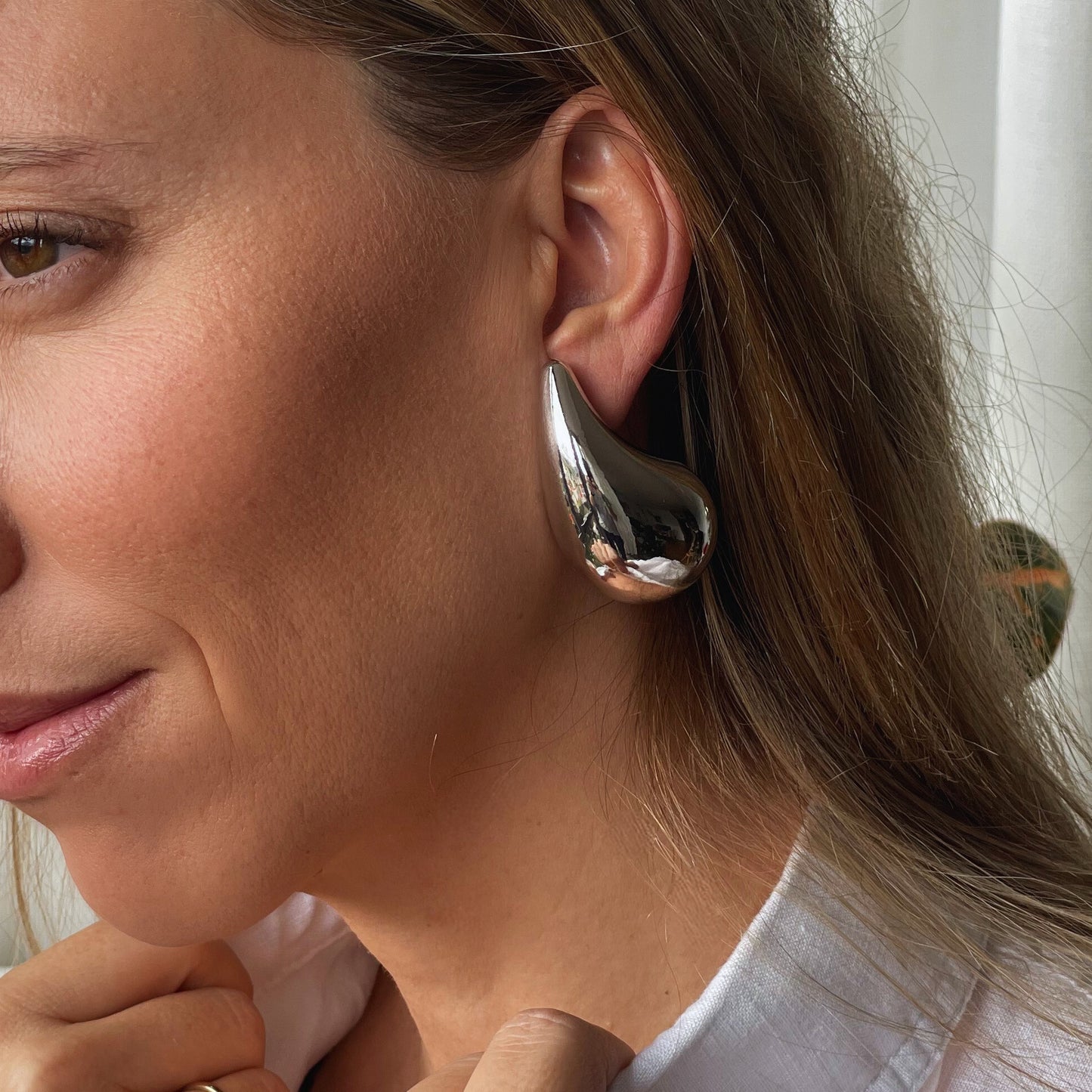 PENDIENTES PAULINA. Pendientes en forma de gota en color plata