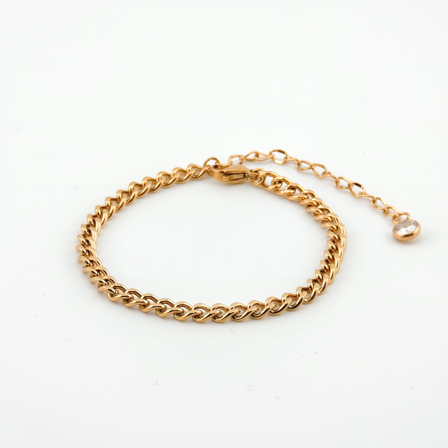 PULSERA MABEL. Pulsera de acero inoxidable bañado en oro