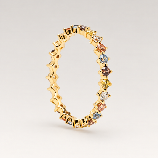 Anillo alianza fino de plata de ley 925 bañada en oro de 18K con circonitas de colores en toda la vuelta