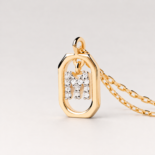 Collar de plata de ley 925 bañada en oro de 18K con inicial M de circonitas en marco calado