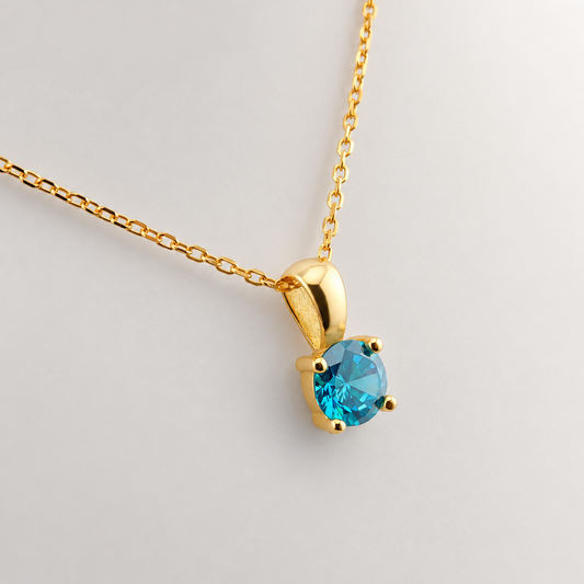 Collar de plata de ley 925 bañada en oro de 18K con colgante de circonita azul de 6 mm
