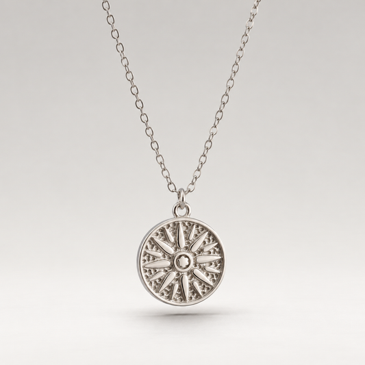 Collar de plata de ley 925 con colgante redondo de sol grabado, de 1,35 cm de diámetro